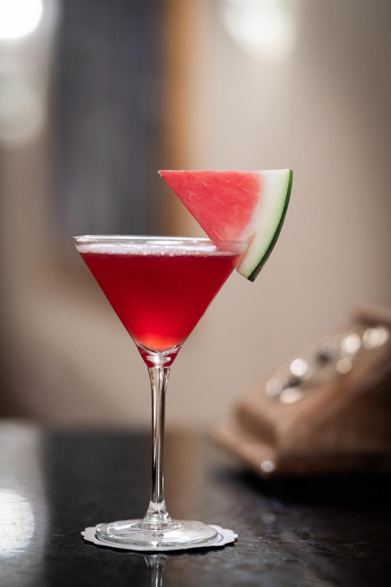 スイス ダイヤモンド ホテル プリシュティナ エクステリア 写真 Watermelon Martini