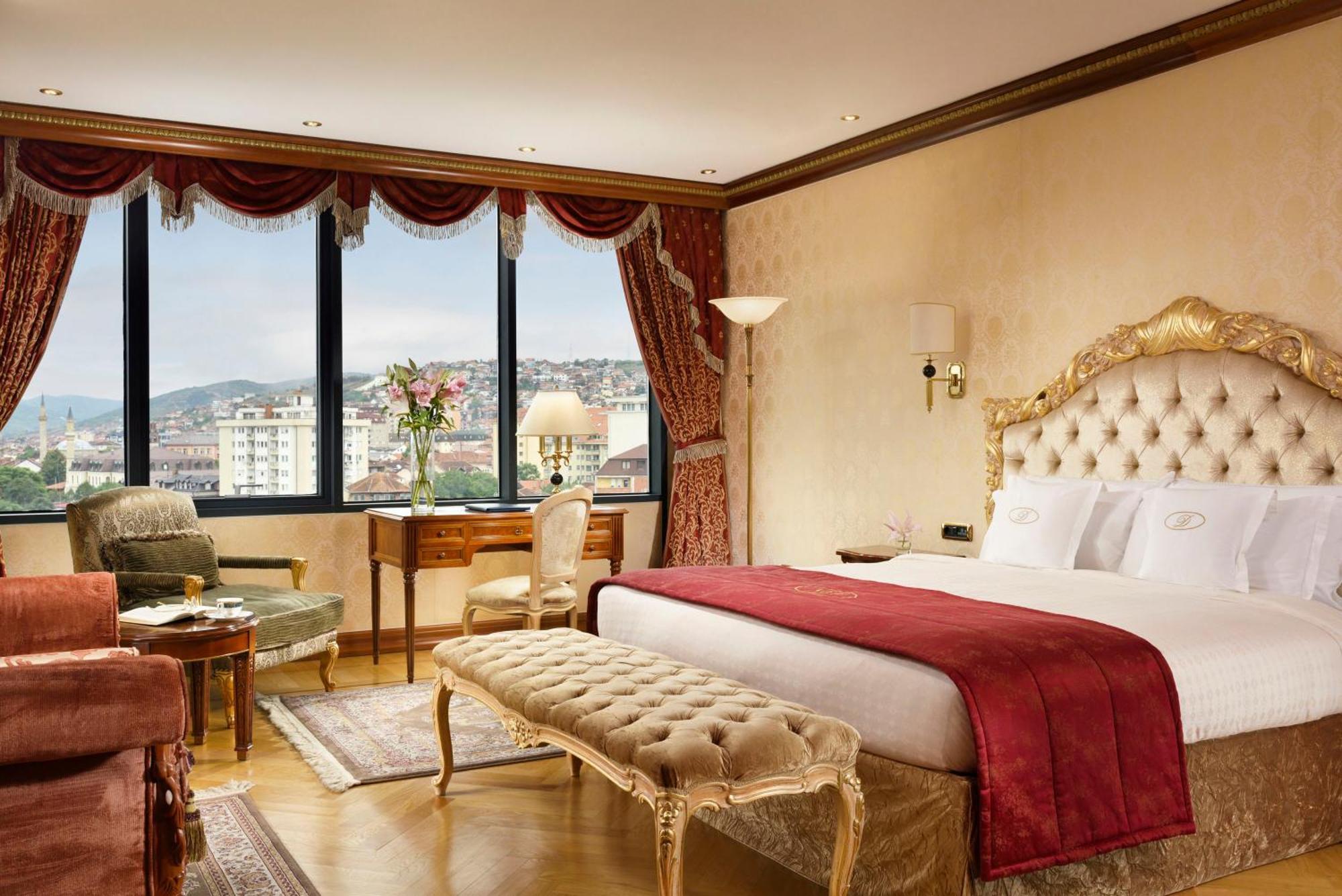 スイス ダイヤモンド ホテル プリシュティナ エクステリア 写真 A suite at the hotel