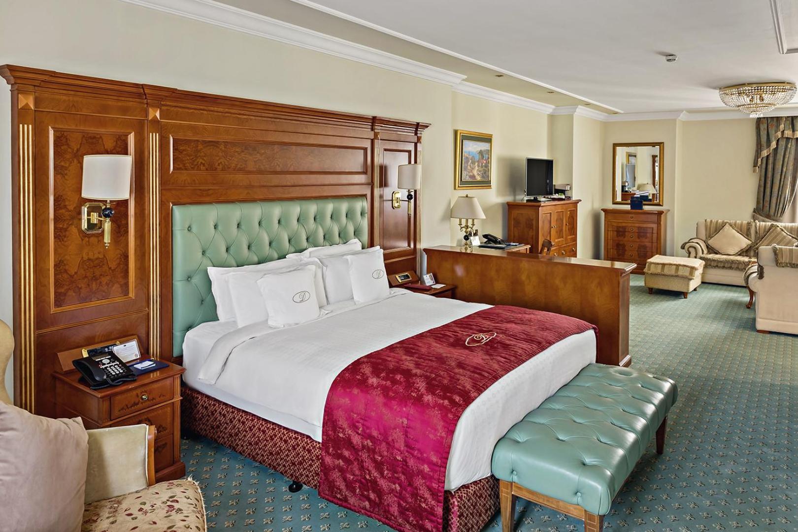 スイス ダイヤモンド ホテル プリシュティナ エクステリア 写真 A suite at the InterContinental