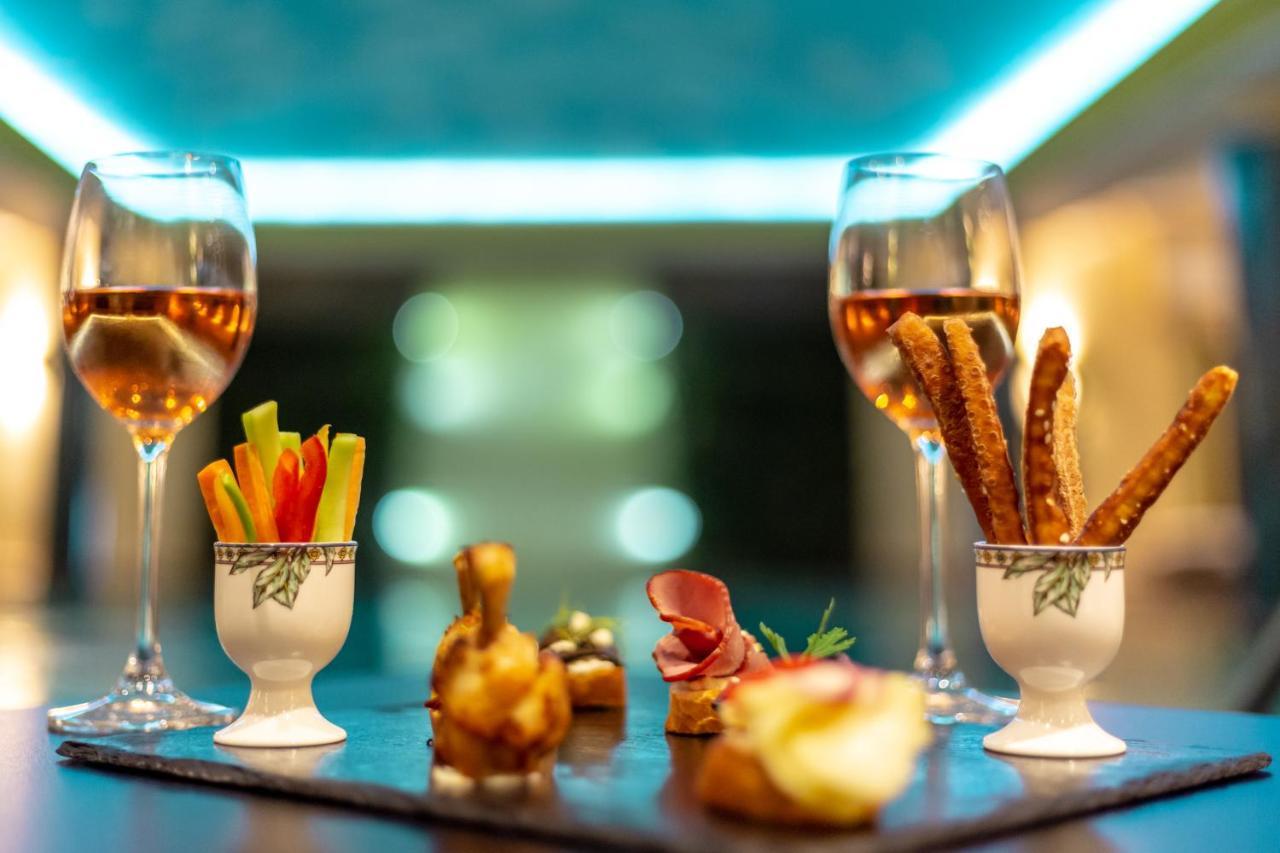 スイス ダイヤモンド ホテル プリシュティナ エクステリア 写真 Finger food